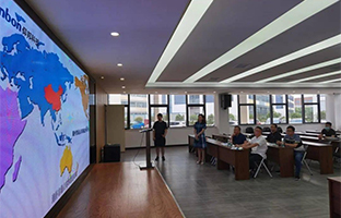 集萃（昆山）工业升级增进中心携电子科技大学专家赴pg电子光电开展产学研对接